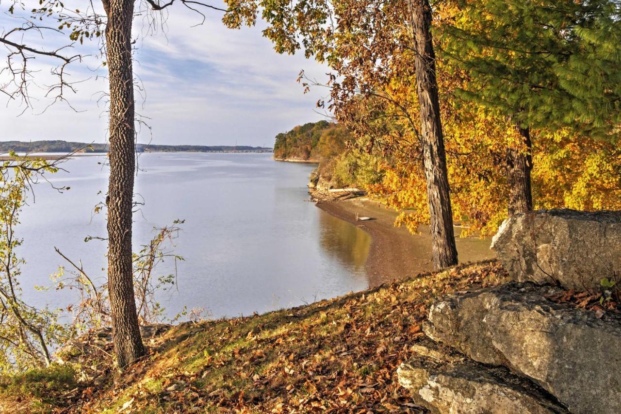 Captivating Cadiz Hideaway With Deck On Lake Barkley Luaran gambar