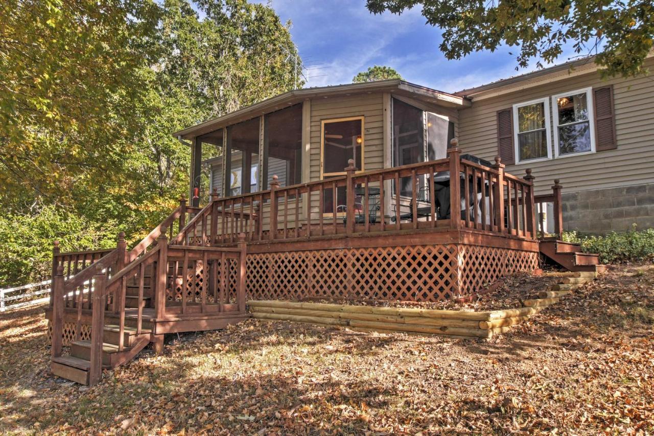 Captivating Cadiz Hideaway With Deck On Lake Barkley Luaran gambar